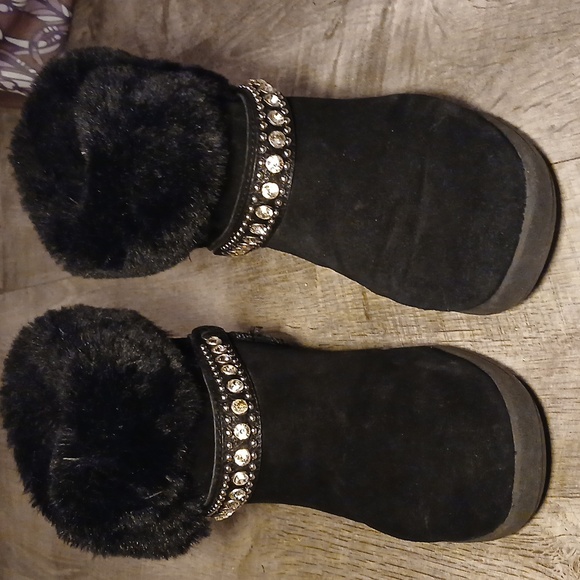Canyon River Blues 'Anita' black furry rhinestone accented winter boots size 7 - Picture 6 of 13